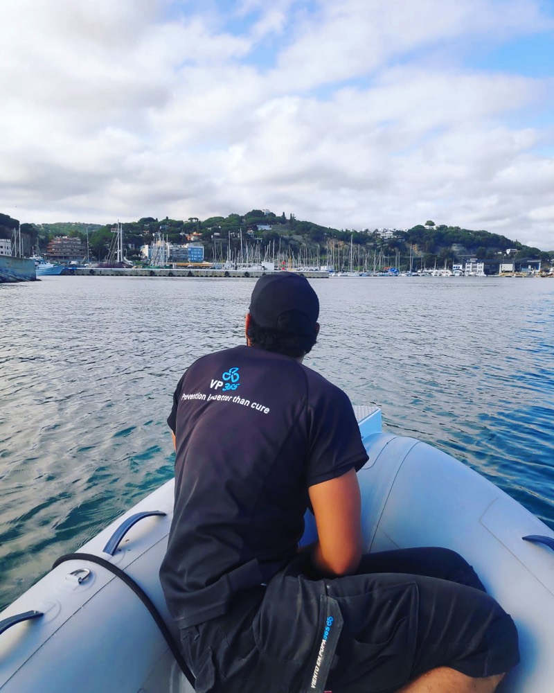 Taller móvil en puerto para barcos